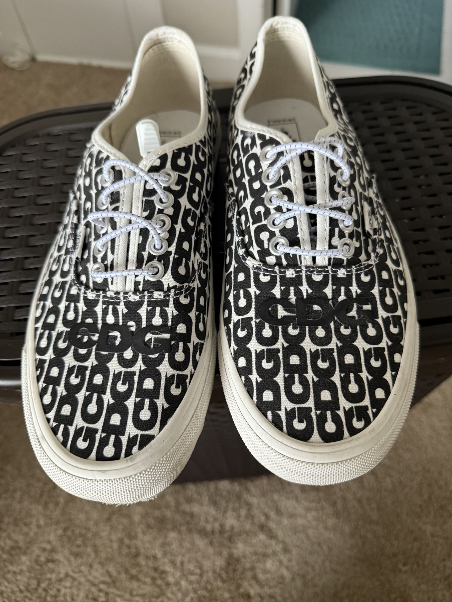 VANS X CDG SIZE 11  60$