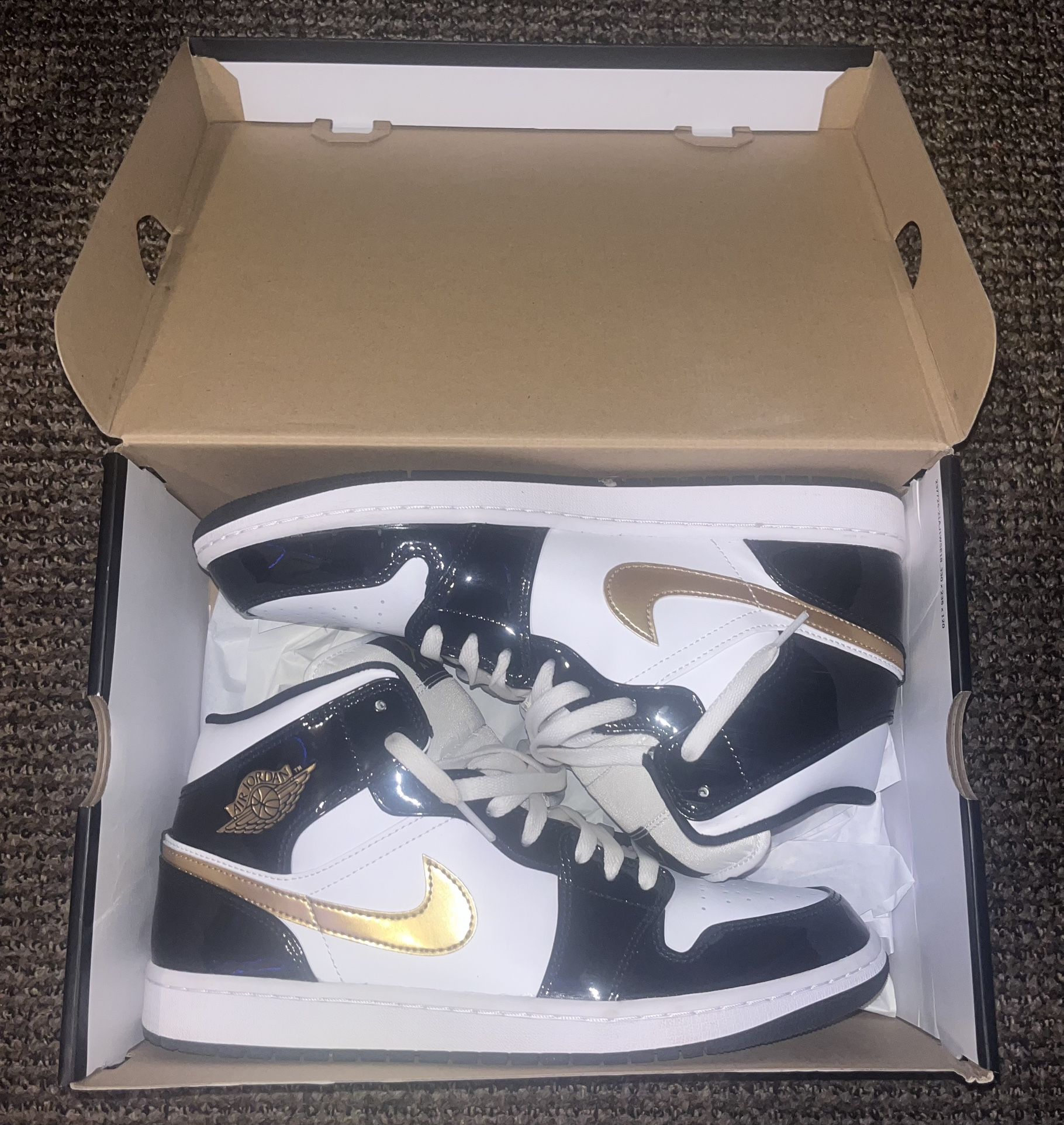Air Jordan 1 Mid SE - Black/Metallic Gold-White