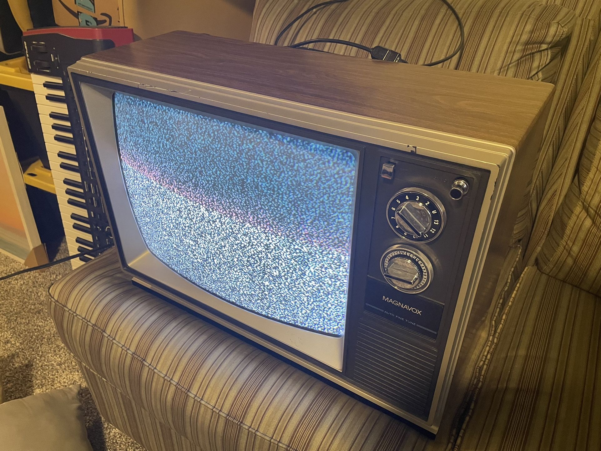 Vintage (1980s?) 19” Magnavox TV