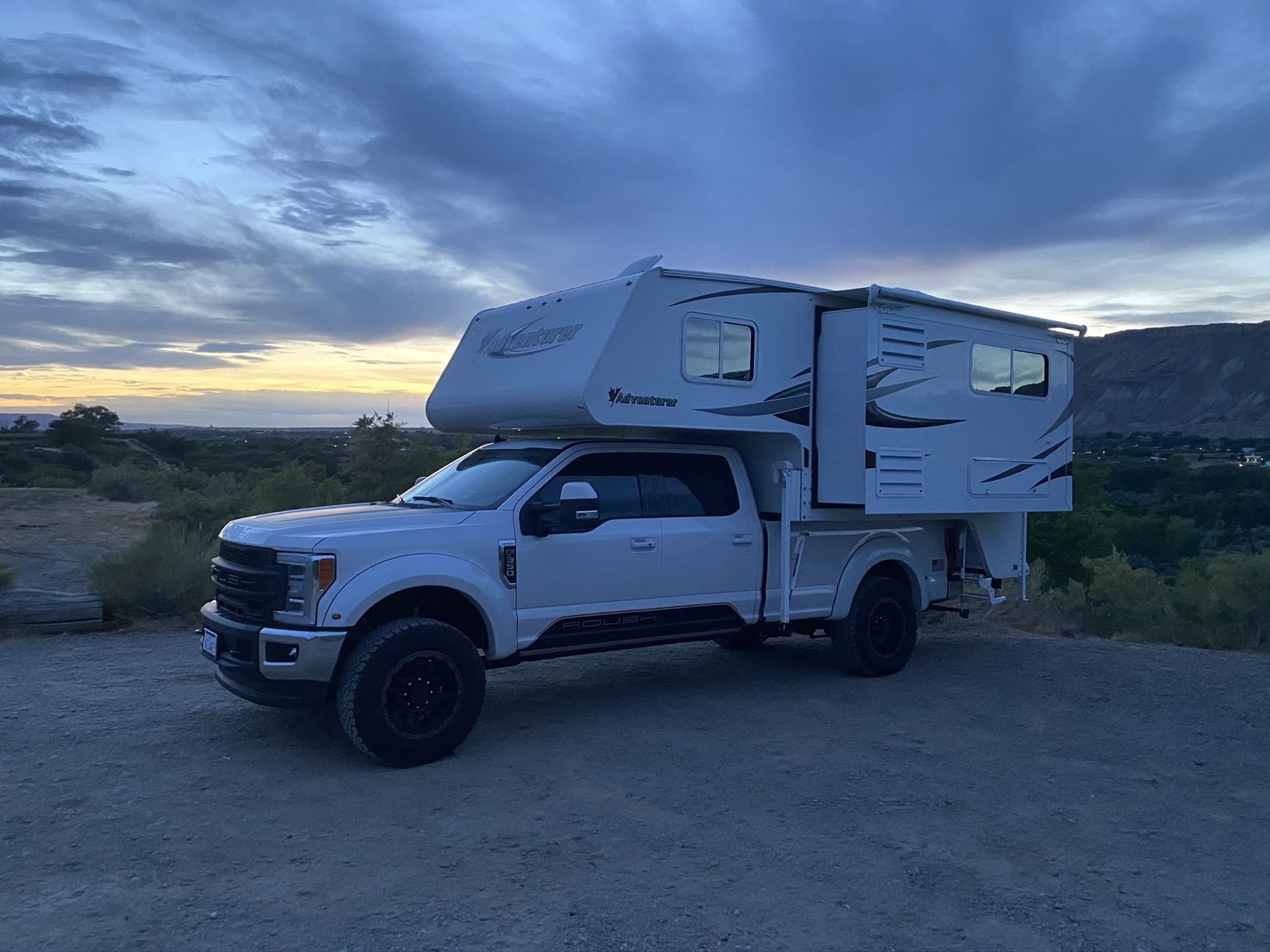 2012 Adventurer 910 FBS Camper