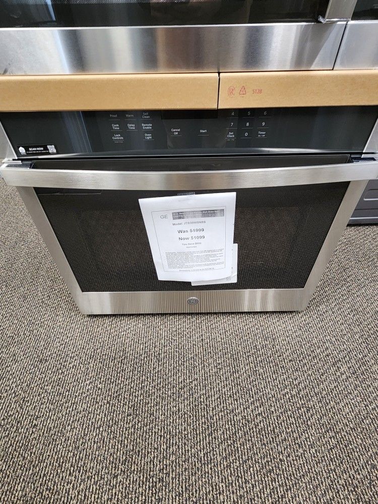 30 in. Smart Single Electric Wall Oven Self-
Cleaning in Stainless Steel