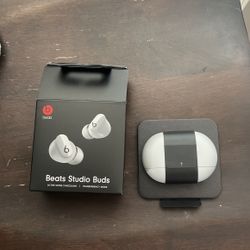 Beats Studio Buds 