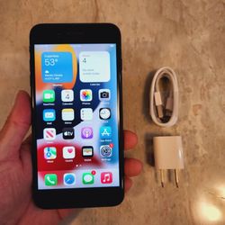 iPhone 7 Plus - UNLOCKED - Like New 