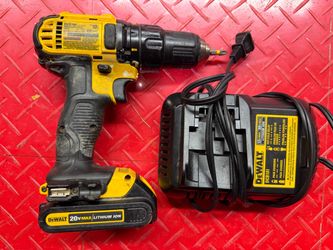DeWalt DCD780 20V Cordless Drill with Battery and Charger