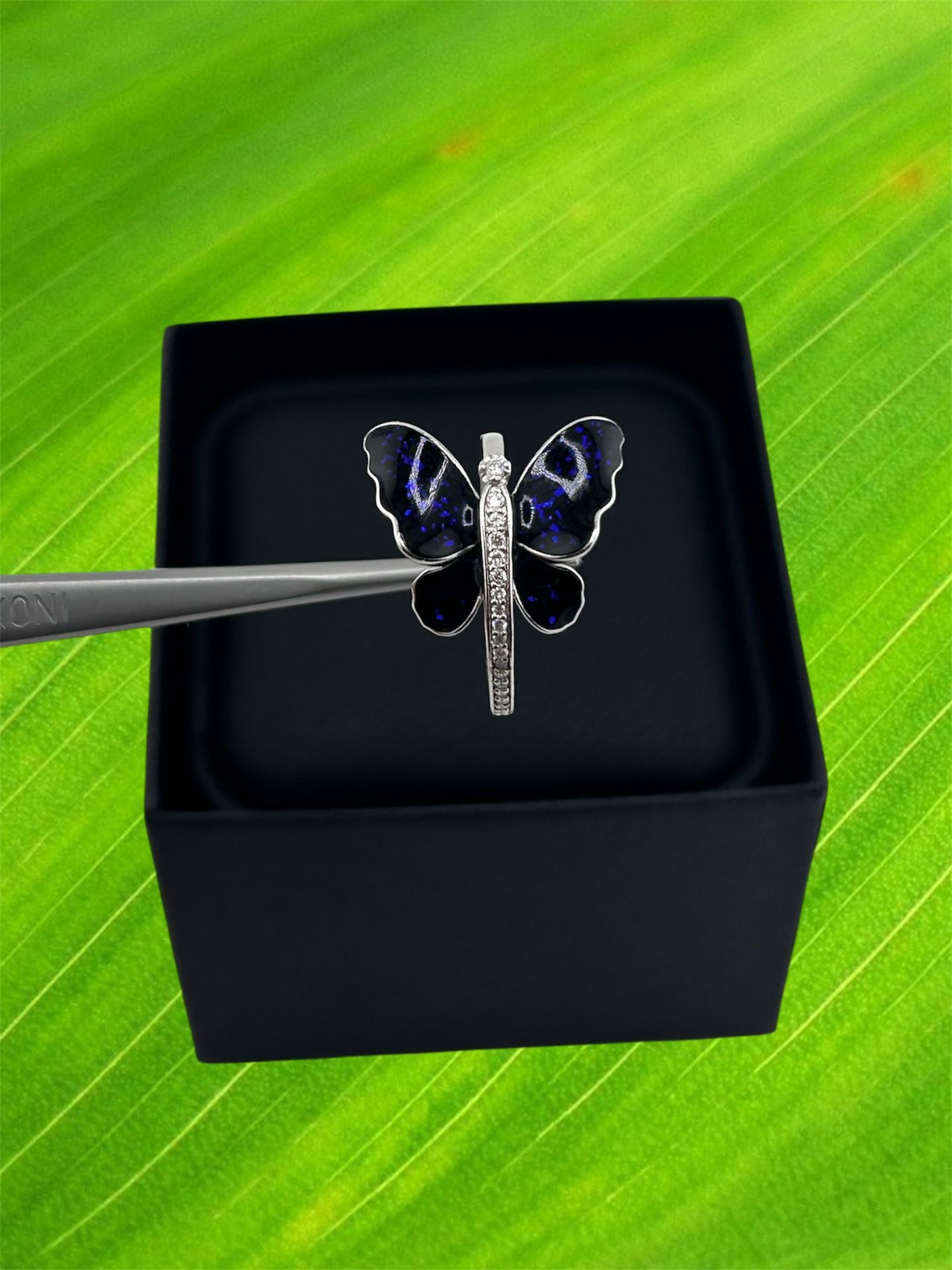 14k White Gold Enamel Diamond Ring 