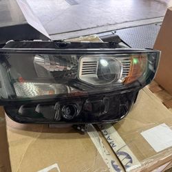 15-18 Ford Edge Halogen headlights (both)