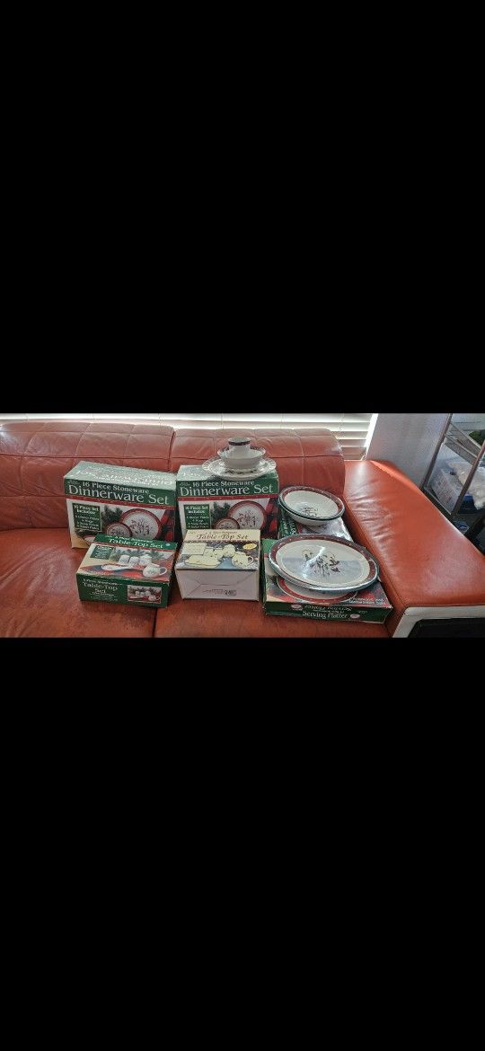 Plates Set For 8 Peoples