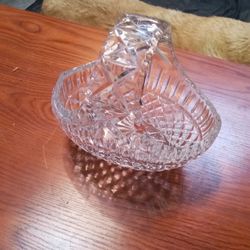 Beautiful Crystal Basket With Handle