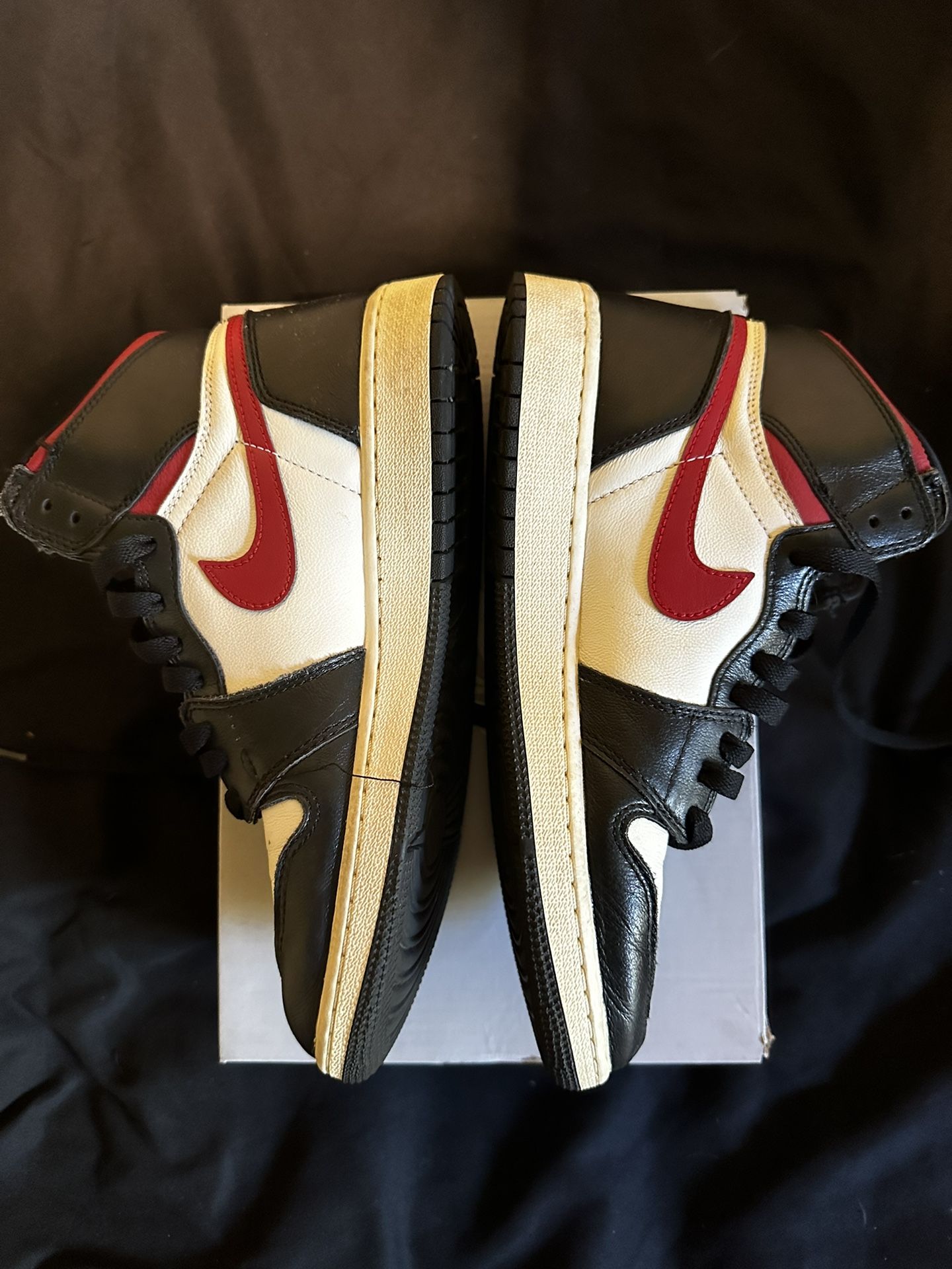 Jordan 1 Retro High OG Gym Red 7Y - Beater / Custom Pair