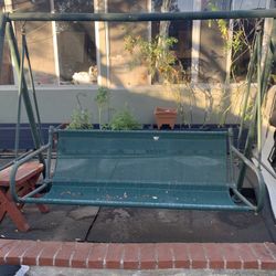 Green Three Person Seat Yard Swing