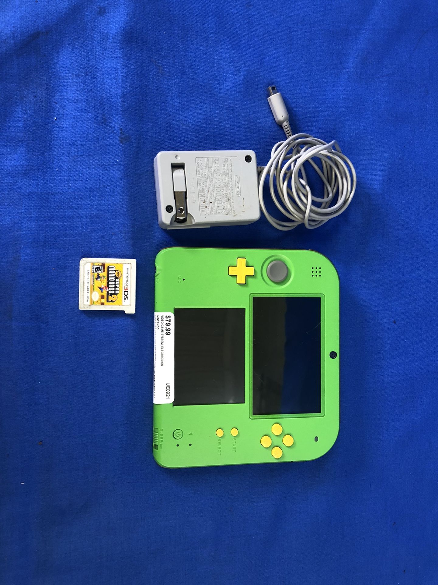 Nintendo 2DS Luigi Edition W/ Super Mario Bros