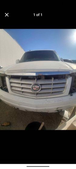 02-06 Escalade front clip