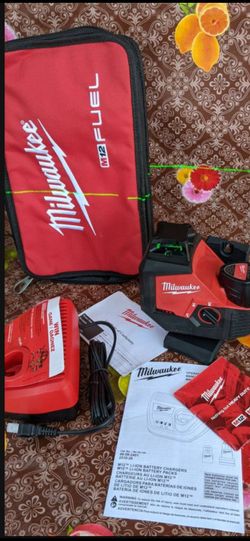 Milwaukee
M12 12-Volt Lithium-Ion Cordless Green 360-Degree Single Plane Laser Level Kit