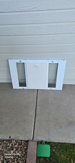 XL SASH WINDOW DOGGIE DOOR