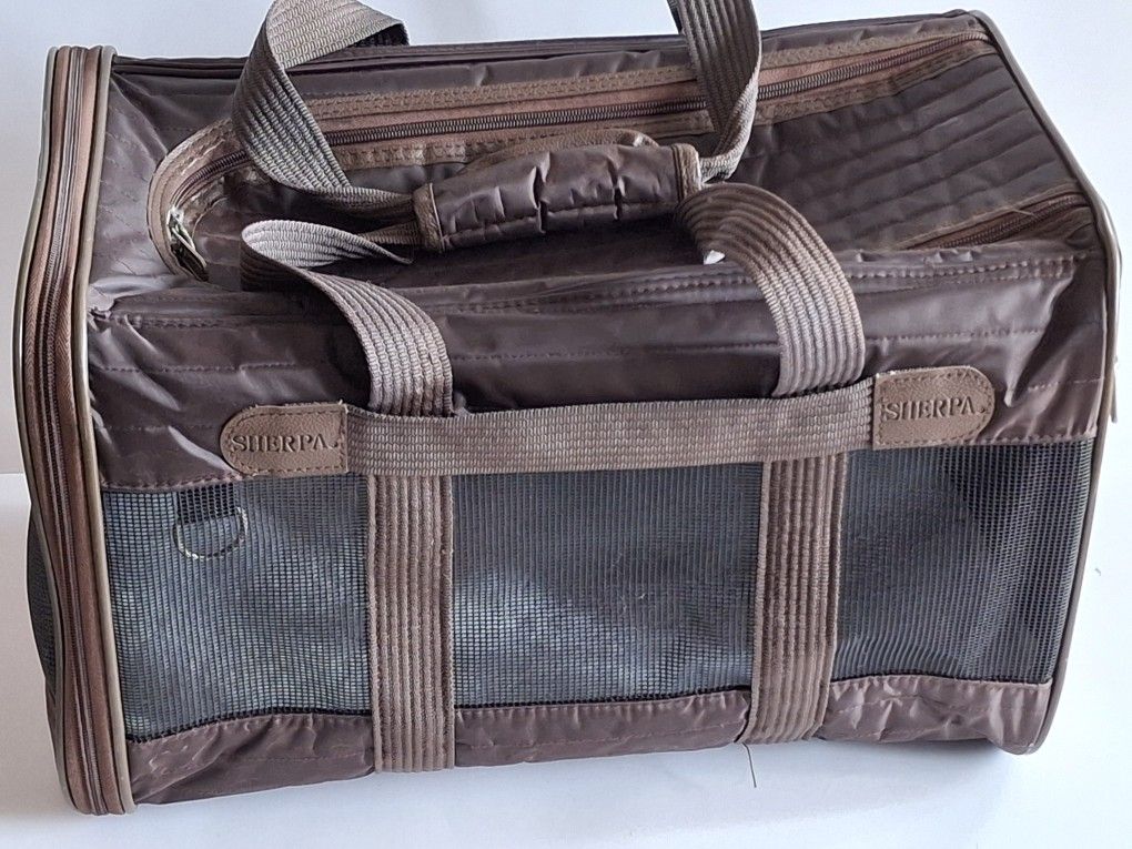 Sherpa Deluxe Pet Carrier Brown 19" x 12" x 12"