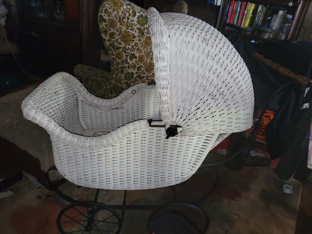 White Wicker Baby Carriage (NOT a  doll Carriage)