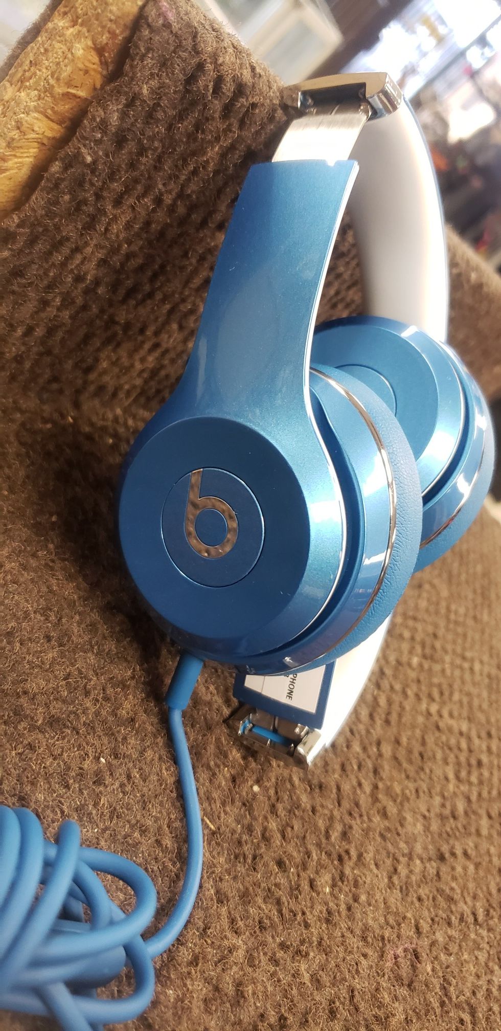 Beats solo 2 wired NOT Bluetooth headphones