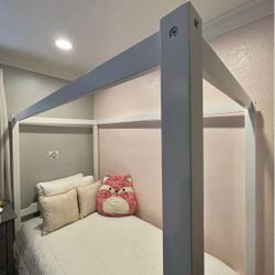 Twin Canopy Bed
