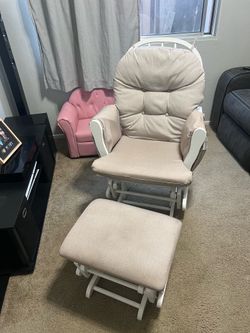 Storkcraft Hoop Glider/Ottoman (White/Taupe Swirl)