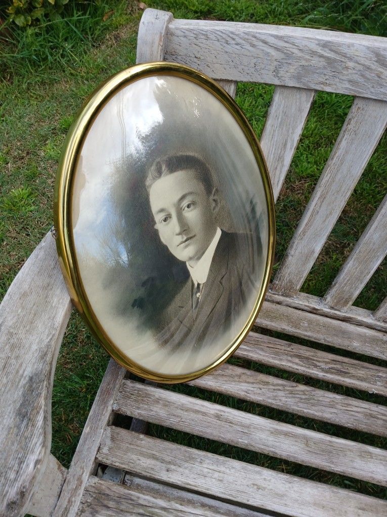 Bubble Glass Antique Frame With Picture