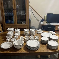 Studio Nova Adirondack. Serving-Ware for 8