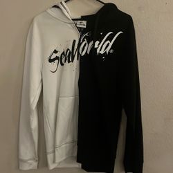 Sea World Hoodie Small 
