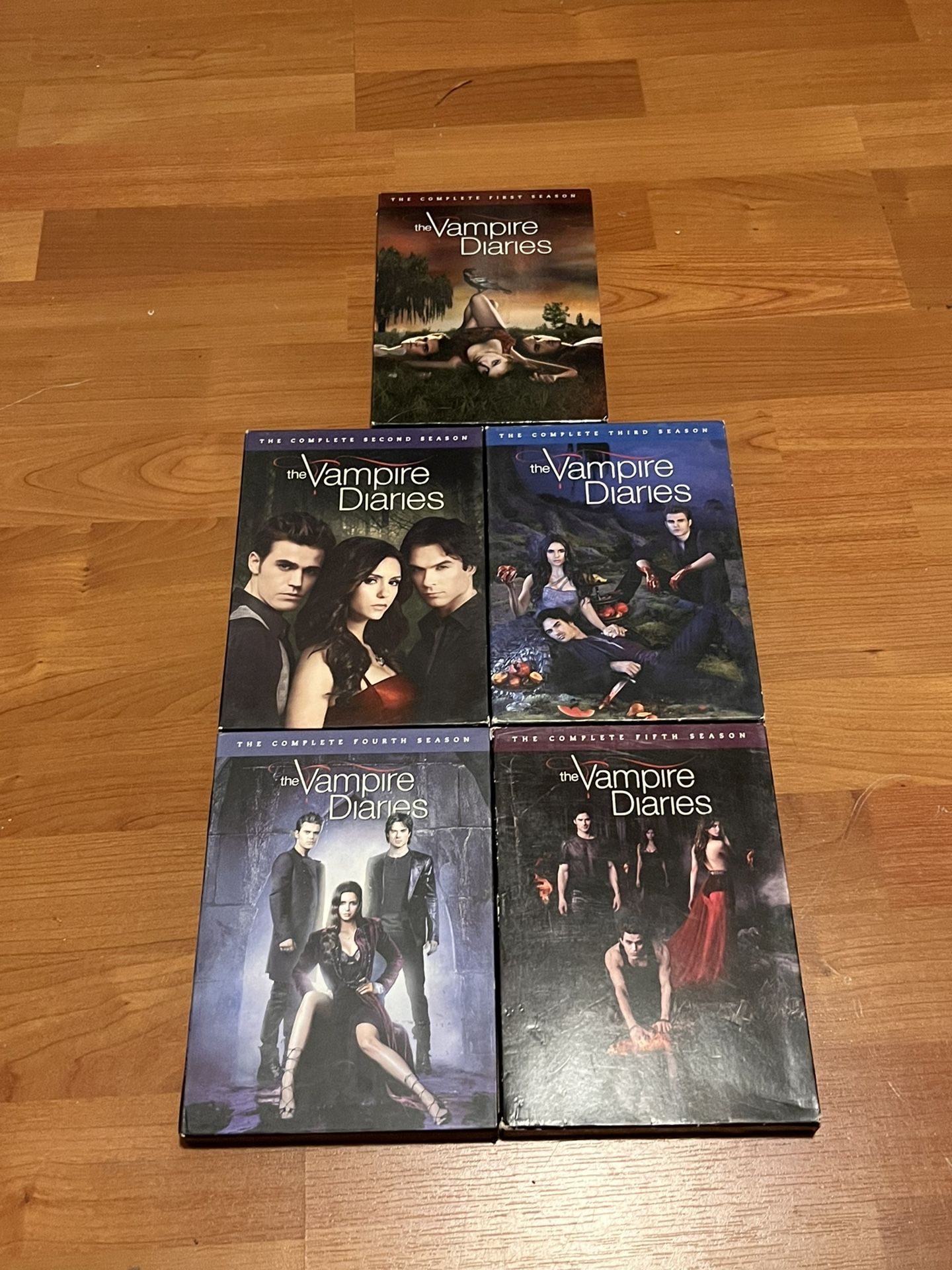 The Vampire Diaries Collectors Set
