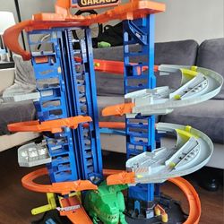 Hotwheels Ultimate Garage "Chompin T-Rex"