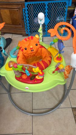 Fisher price baby jumper