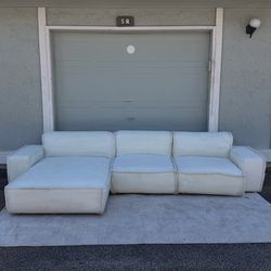 Cozy Modular L Shape Sectional in Cream Color. Good Condition.