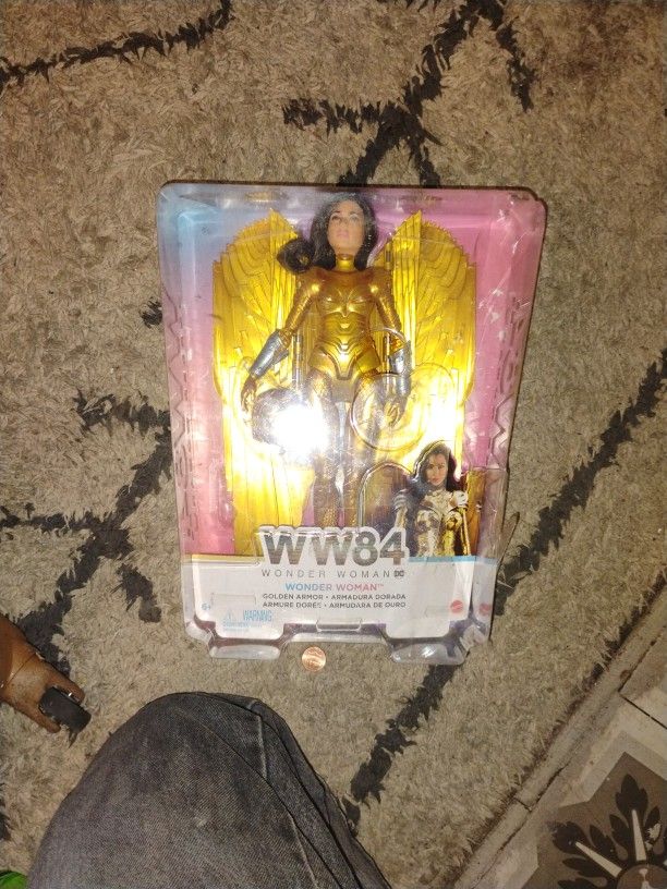 Wonder Woman 84 Golden Armor 12-in Action Figure
