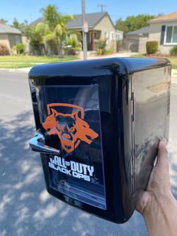 9 Can capacity Mini Fridge