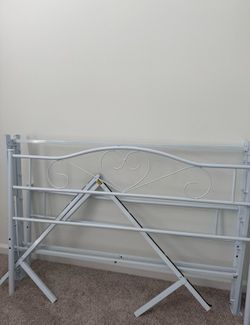 Full size frame & mattress
