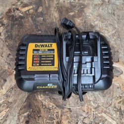 Dewalt Fast Charger 6ap