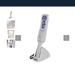 2 Metal Detecting Wands.