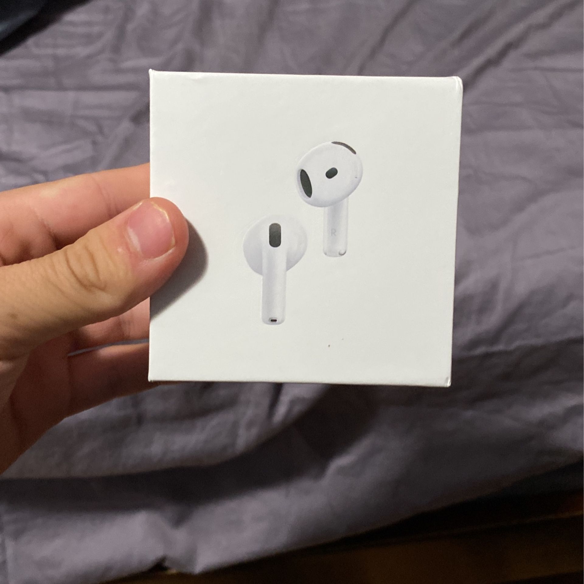 AirPods Pro 4 BRAND NEW (NEGOTIABLE)