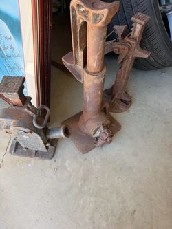 3 Vintage Cast Iron Car & Train Jacks