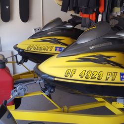 2 x  2001 SEADOO RXDI - Plus Matching Trailer !