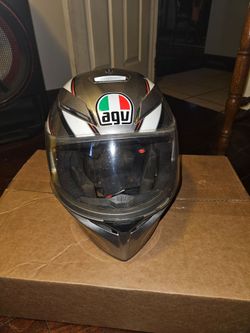 Agv motorcycle helmet size small