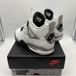 Air Jordan 4 Retro Size 8.5