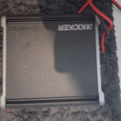 Kicker  1600 W Amp