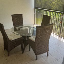 Patio/Breakfast Table And 4 chairs