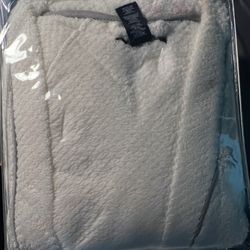 Bath Rob Size Small New