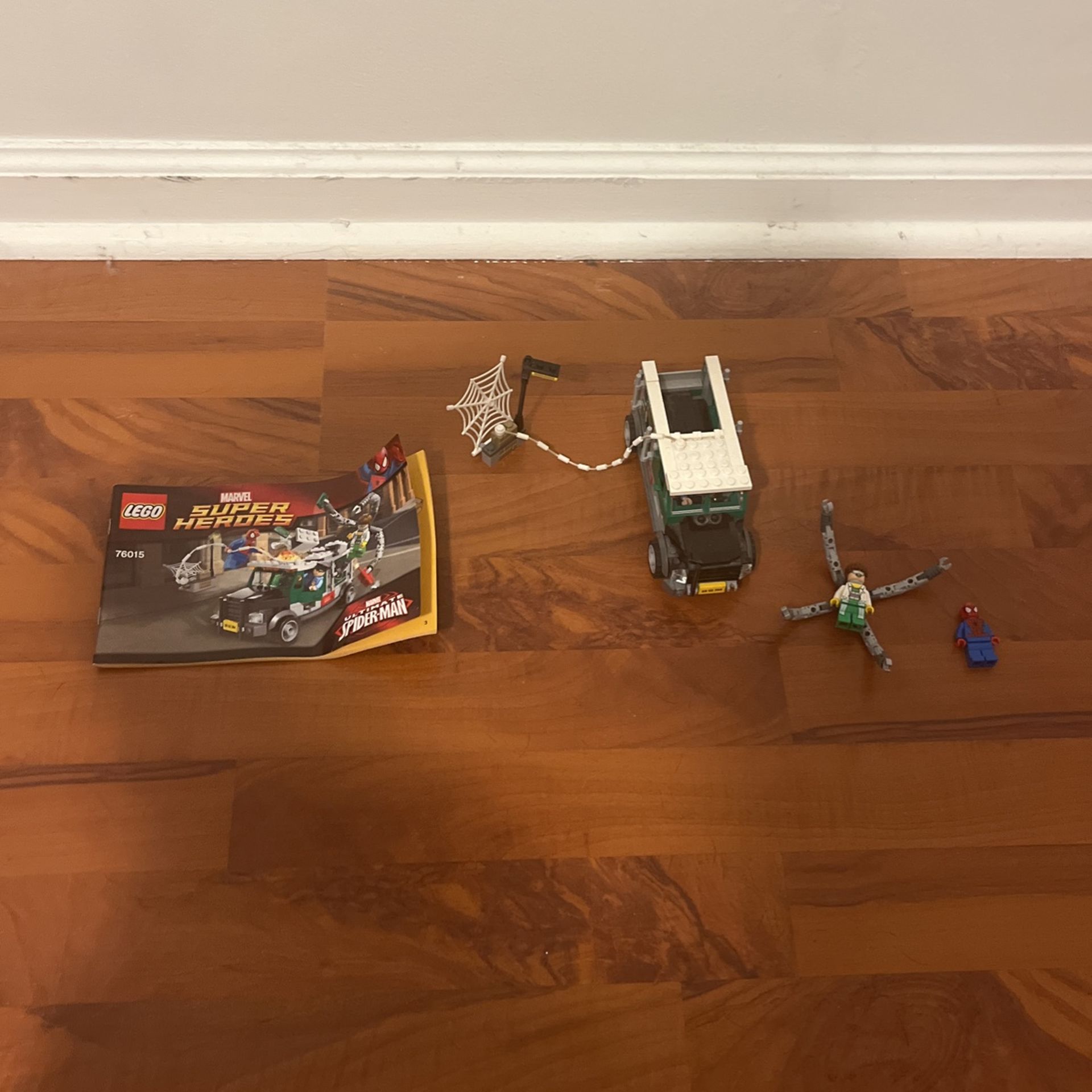 Lego 76015 Marvel Super Heroes Doc Ock Truck Heist (RETIRED SET)