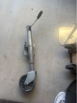 Trailer retractable Jack