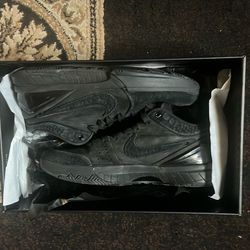 Kobe 4 Gift of Mamba