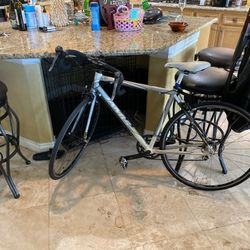 Road bike for sale////bike Has Already Been Tune Up..