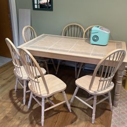 Nice Kitchen Table  With 6 Chairs 