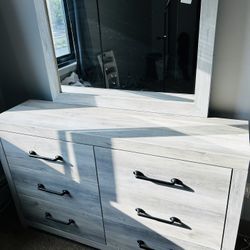 Dresser, Almost New