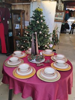 Collectible Set For 8 People. New Decoration From Pier 1 Imports